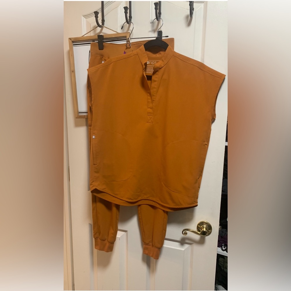 Figs scrub set in Atlantic Fall color - Rafael XXS top Zamora XS pants EUC